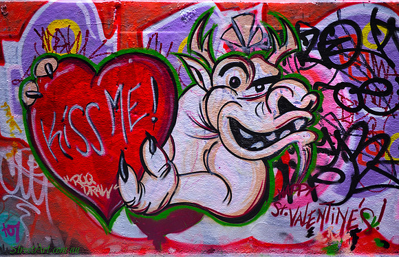 Kiss Me! Happy Valentine's Day