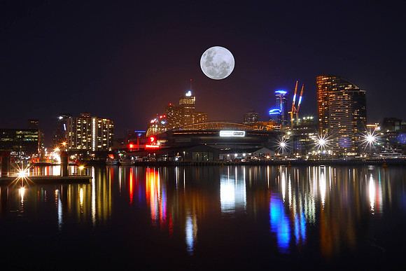 Super Moon Docklands
